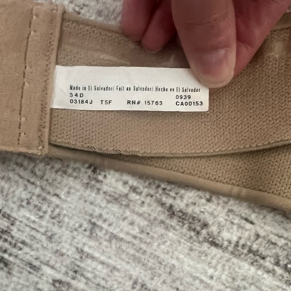 Amazon Nude Minimizing Strapless Bra - Picture 3 of 5